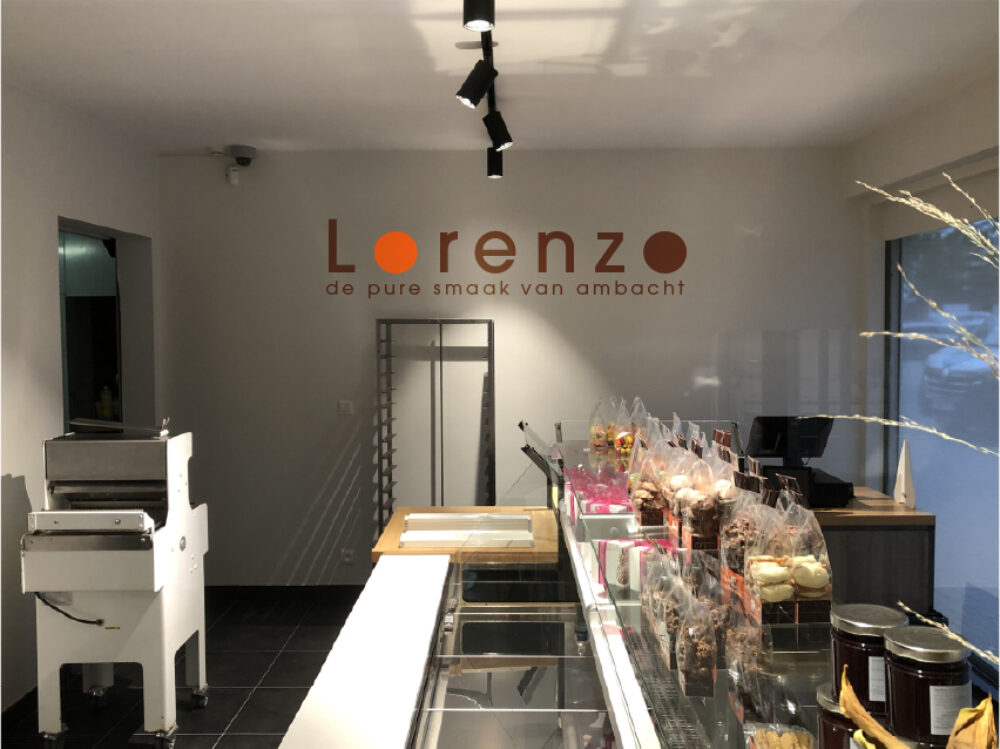 Lorenzo muusticker binnen kachtem